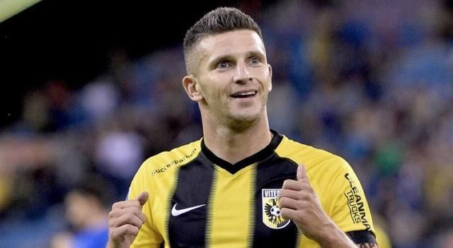 晶宫为效力 晶宫为效力